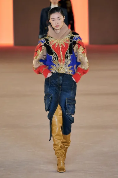 Look 37